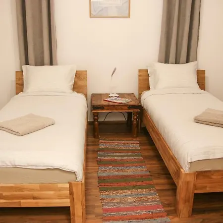 Appartement Centre 2 *