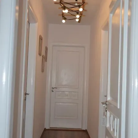 Apartment Centre 2 *